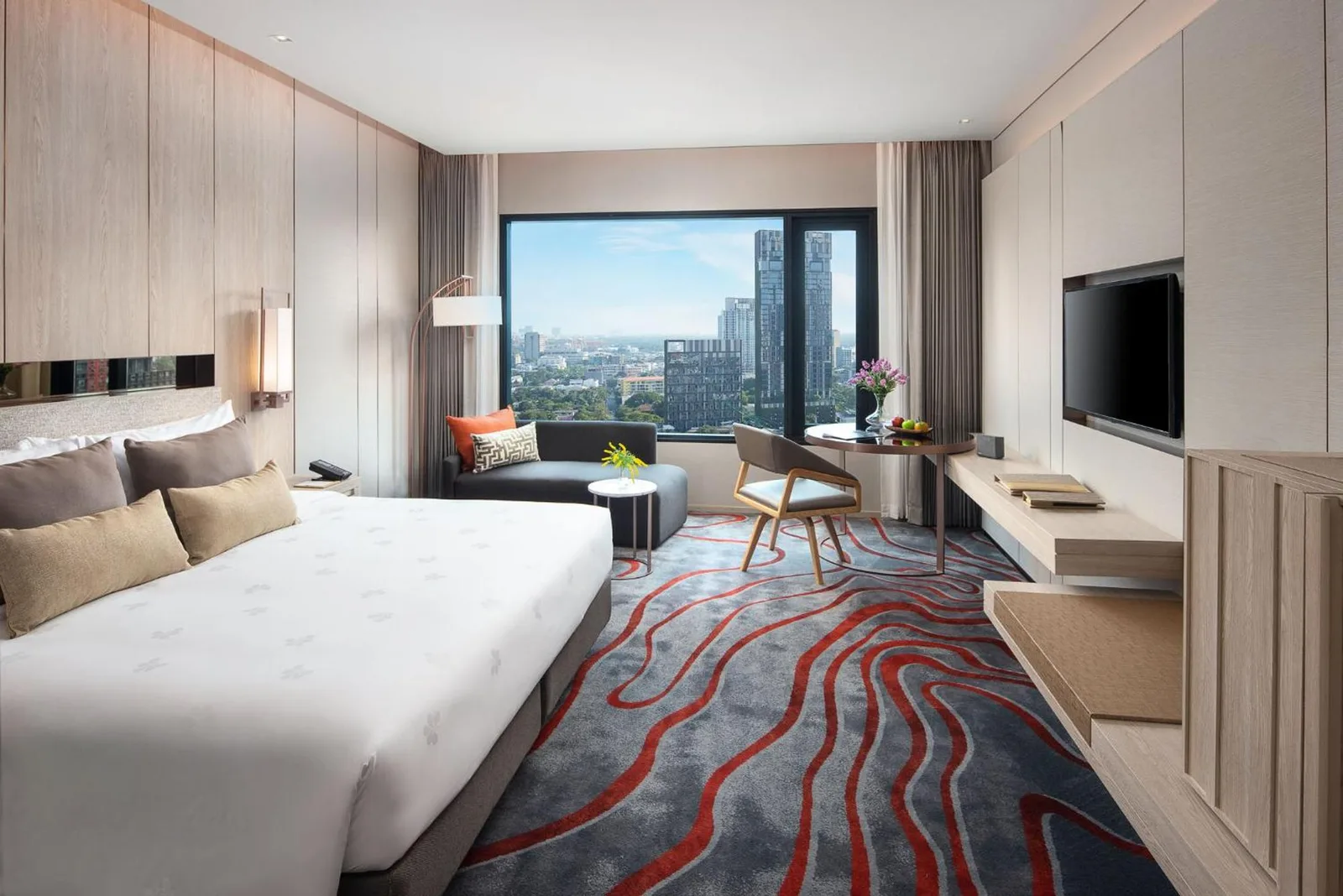 Hotel Nikko Bangkok deluxe room with city view