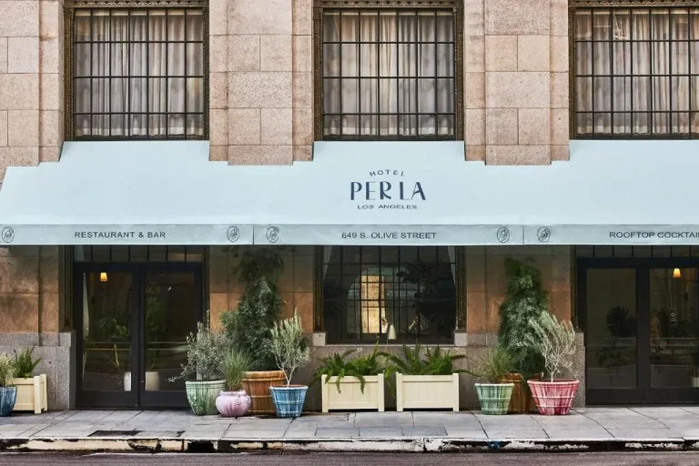 Exterior view of Hotel Per La, Autograph Collection in California