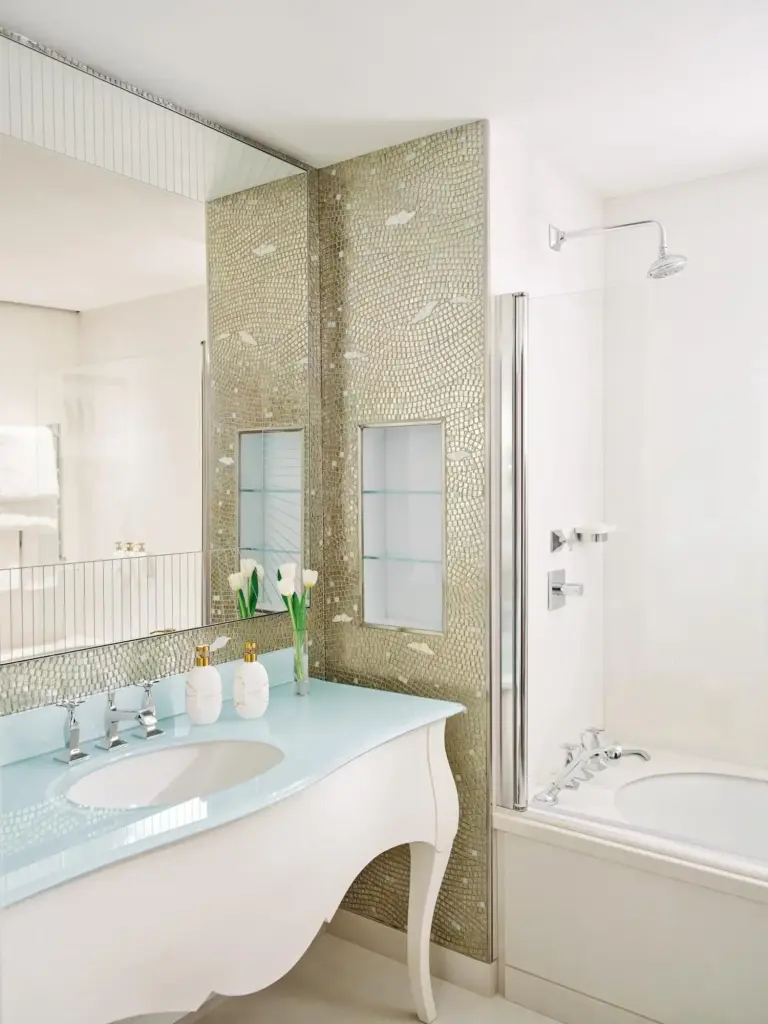 Badezimmerdesign im Hotel Principe Di Savoia in Mailand