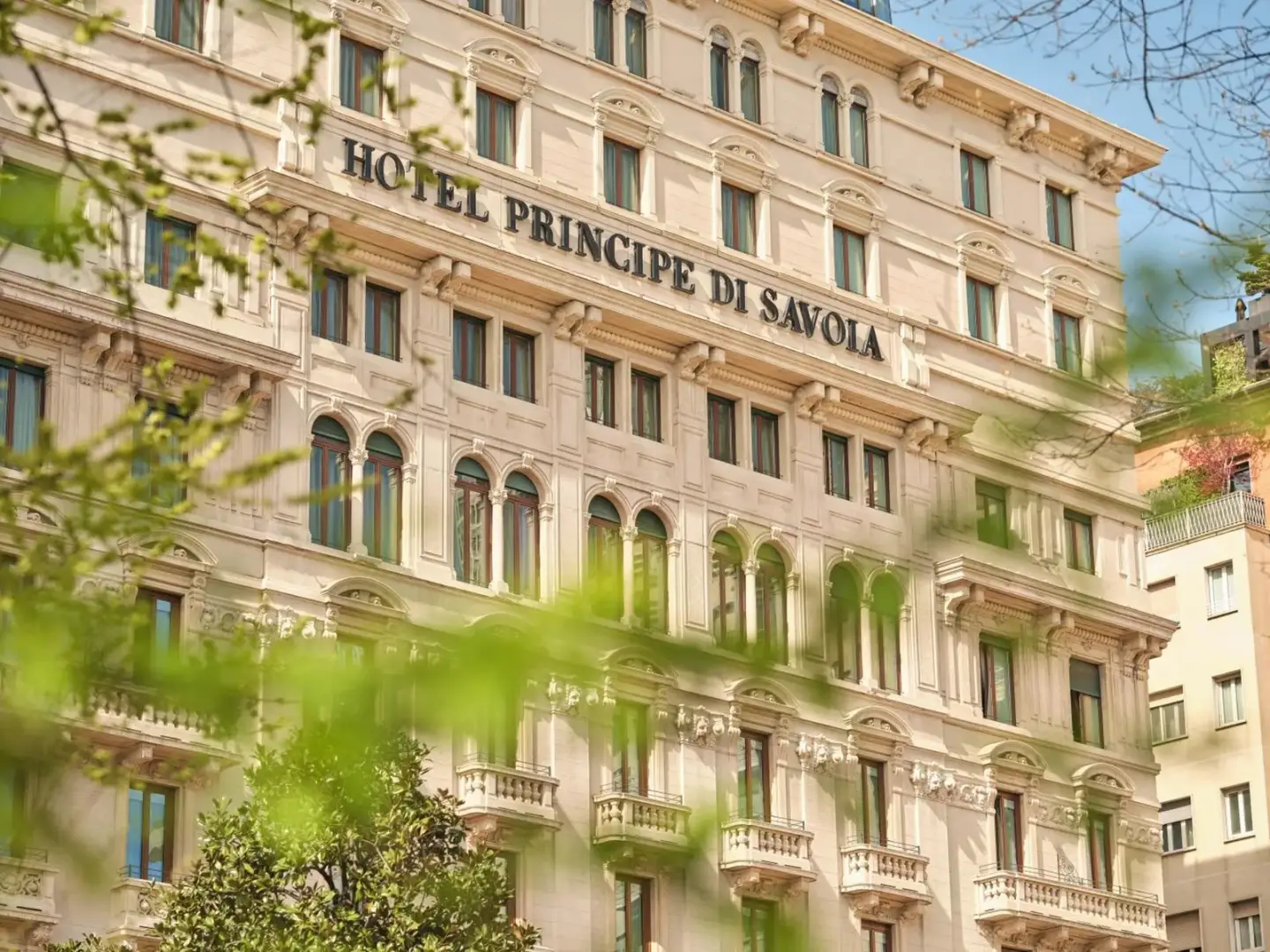 Außenansicht des Hotel Principe Di Savoia in Mailand