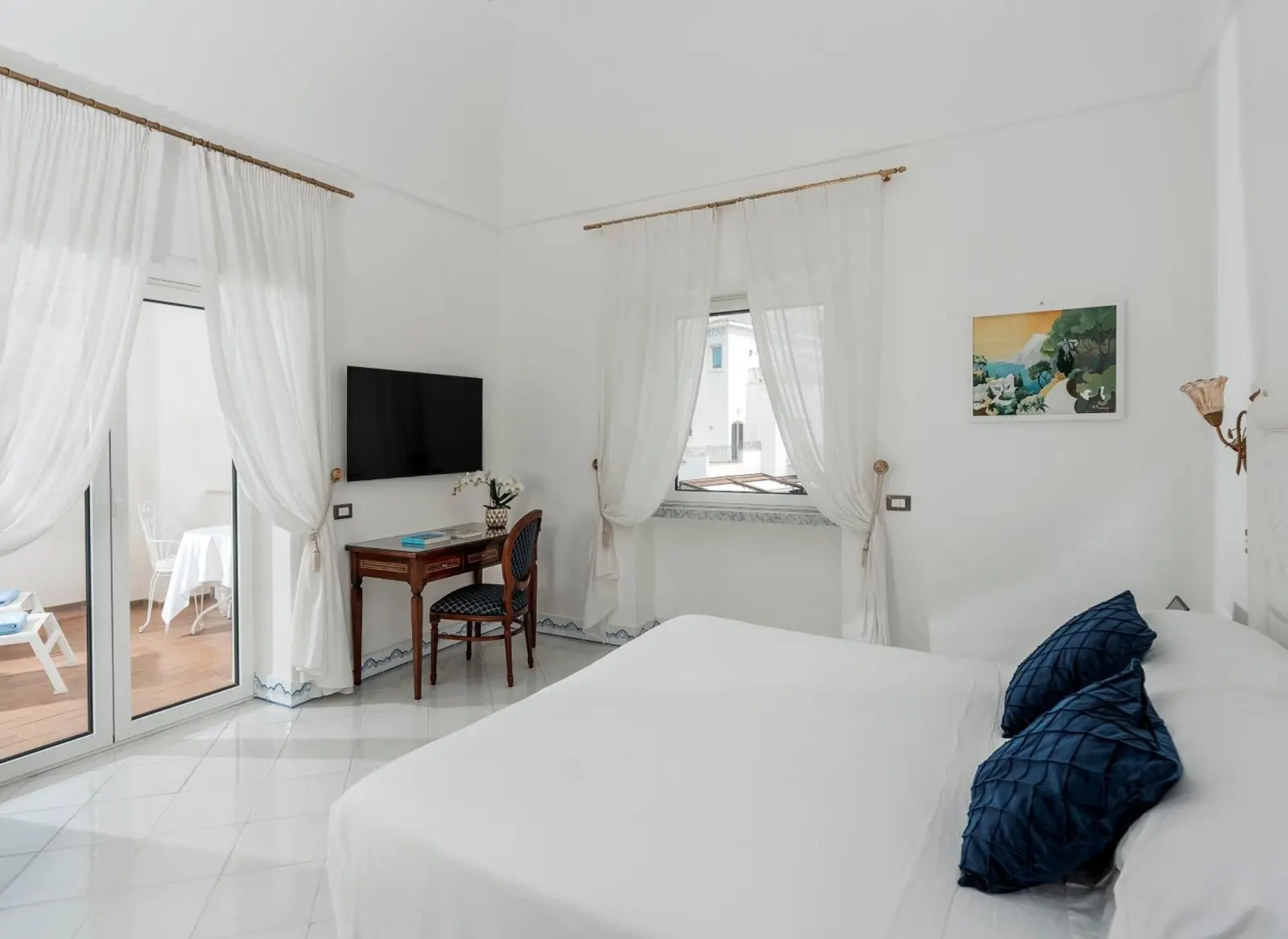 Spacious suite at Hotel Quisisana in Capri