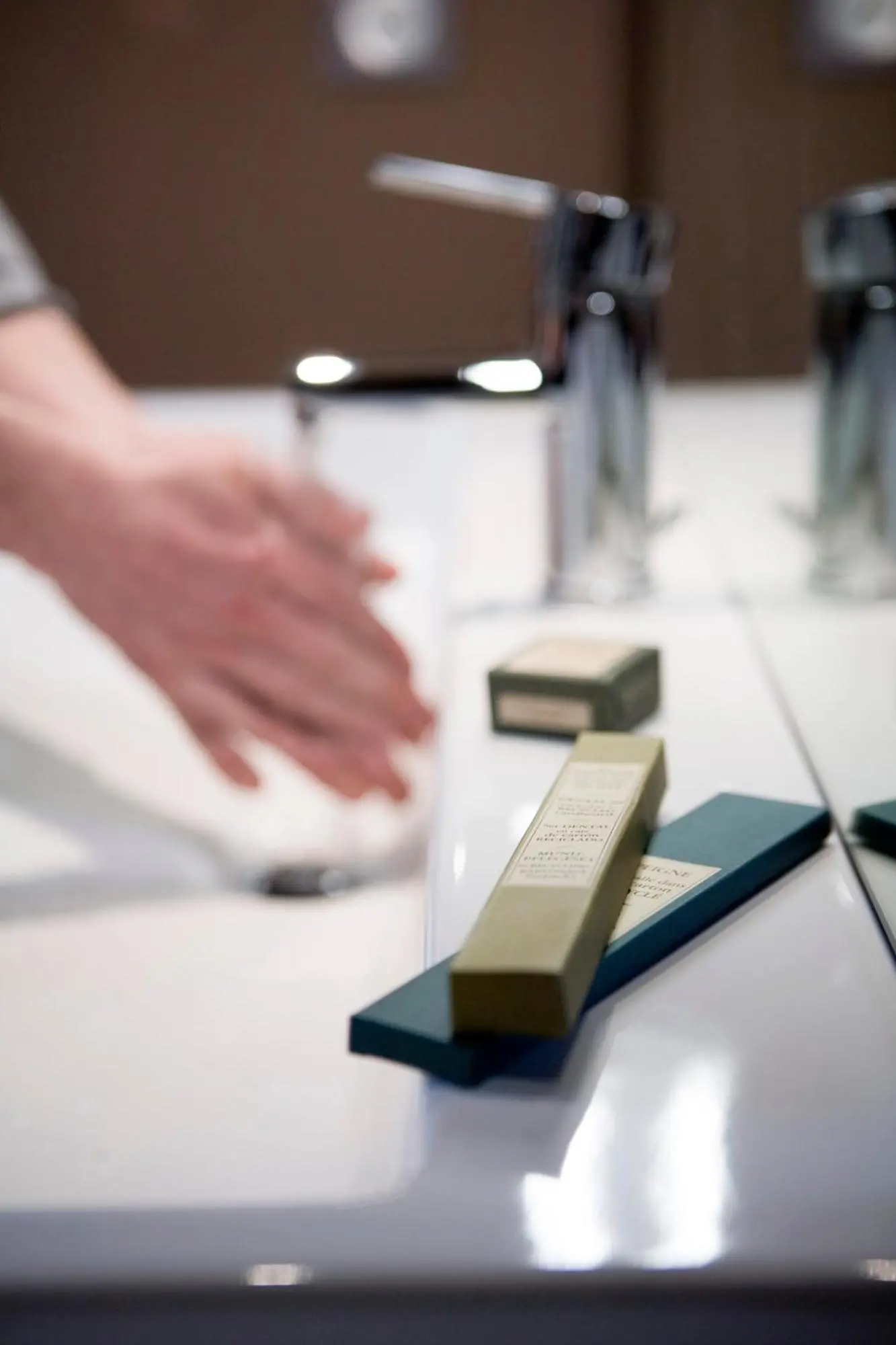 Amenidades de baño en el Hotel Restaurant Ivan Vautier con productos de lujo