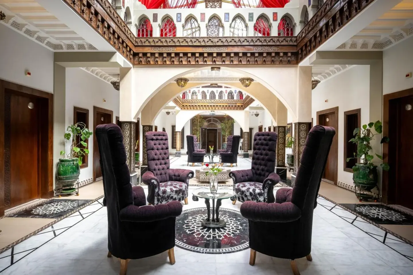 Zone de lobby de l'Hotel & Ryad Art Place Marrakech montrant un mobilier élégant