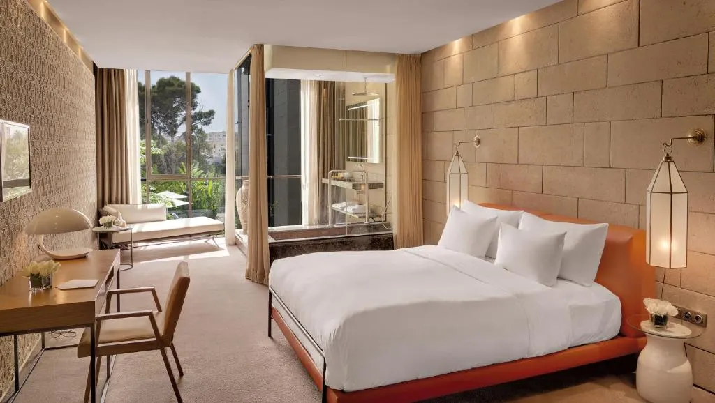 Habitación espaciosa en el Hotel Sahrai en Fes