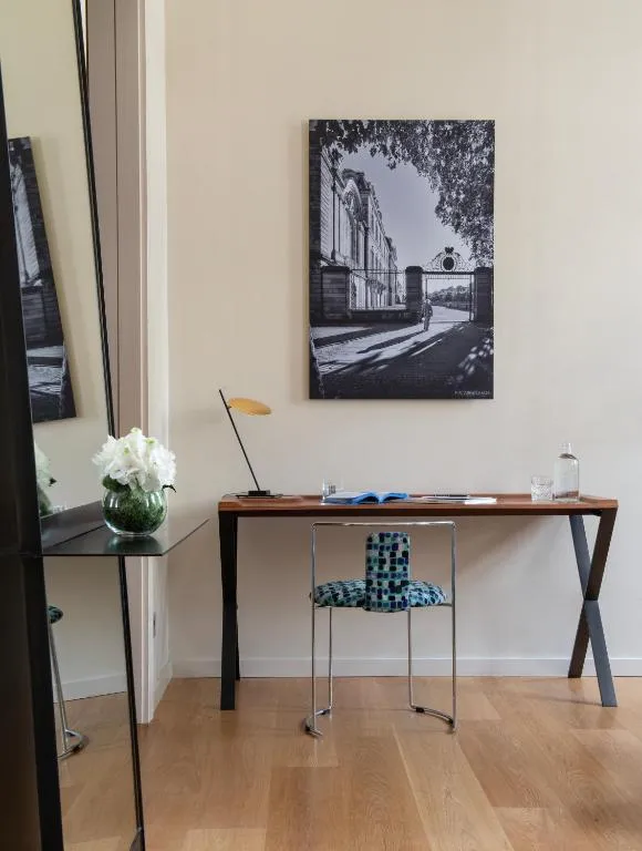 Modernes Schreibtisch-Setup im Hotel & Spa REGENT PETITE FRANCE