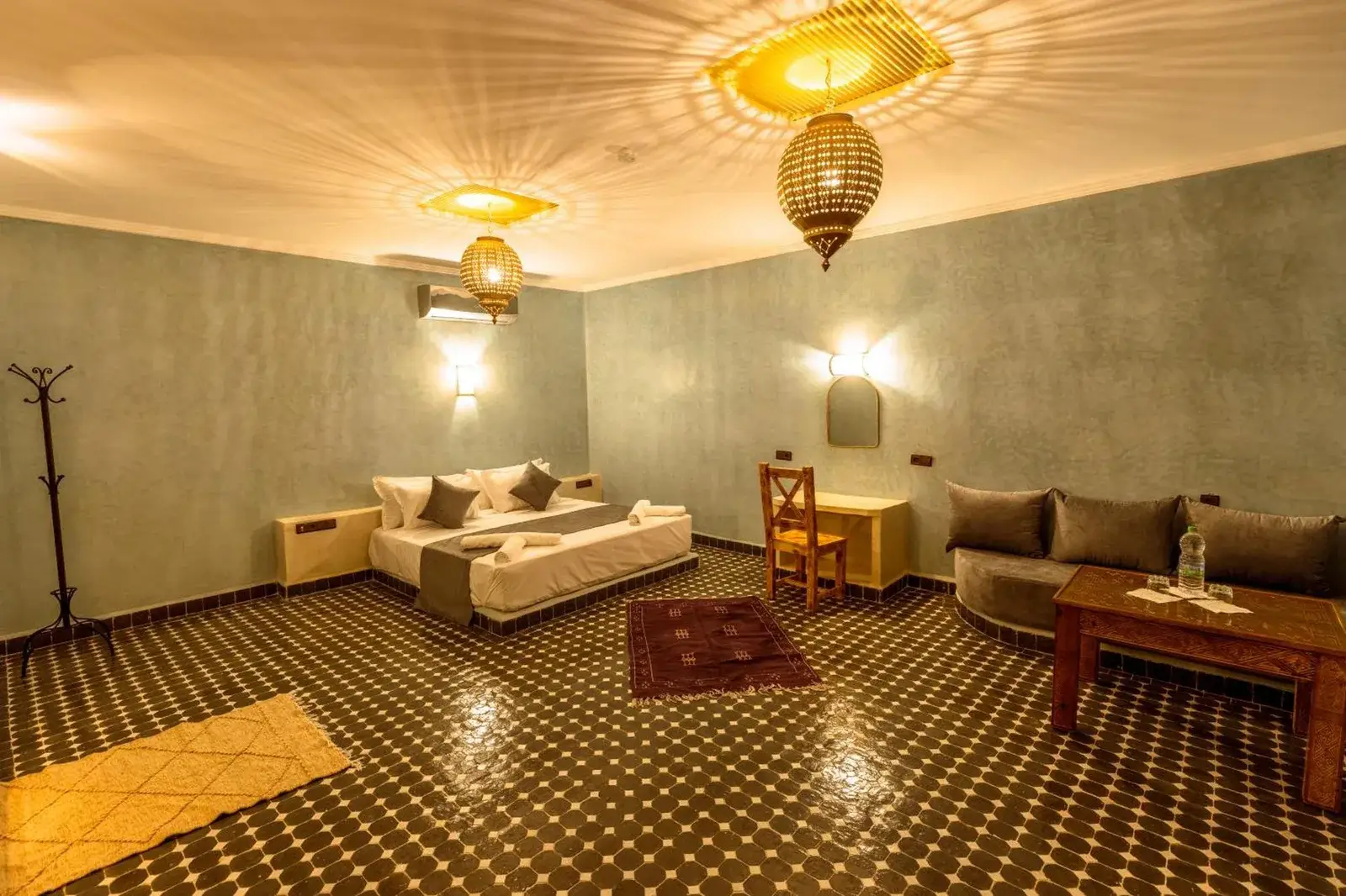 Cozy deluxe room in Hotel Sunset Palace, Merzouga