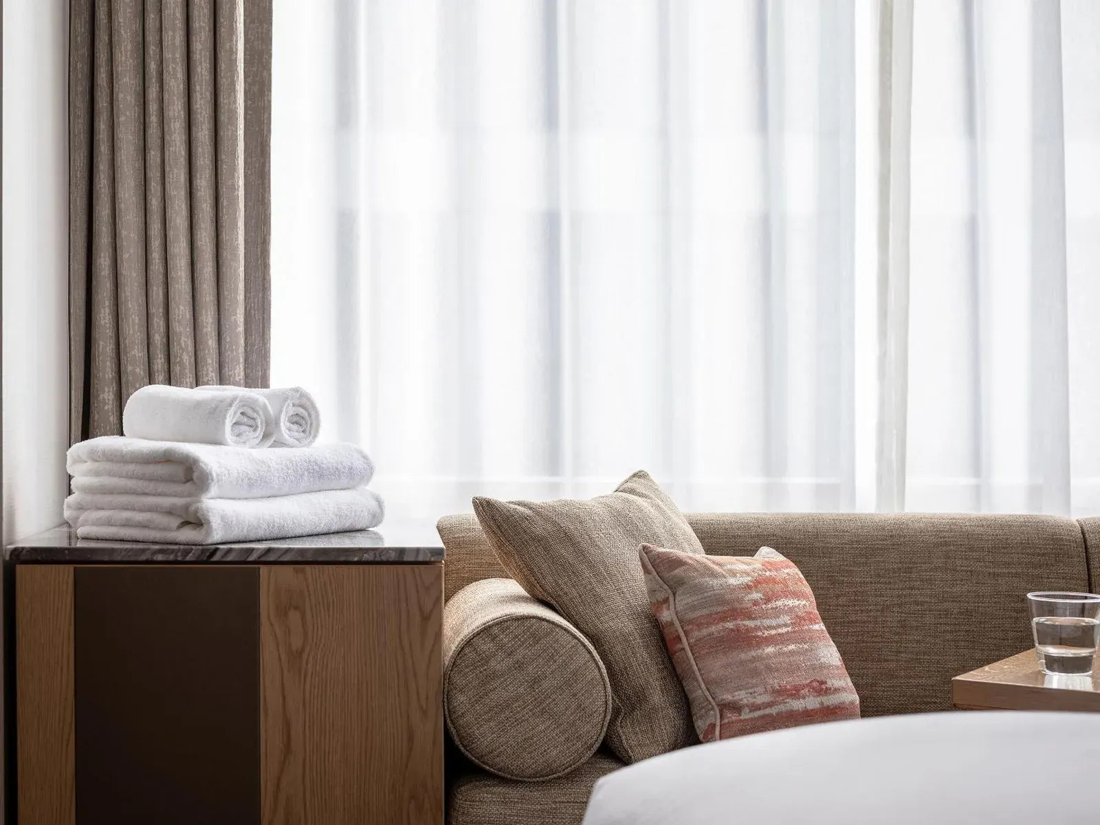 Lounge area with towels at The Celestine Tokyo Shiba