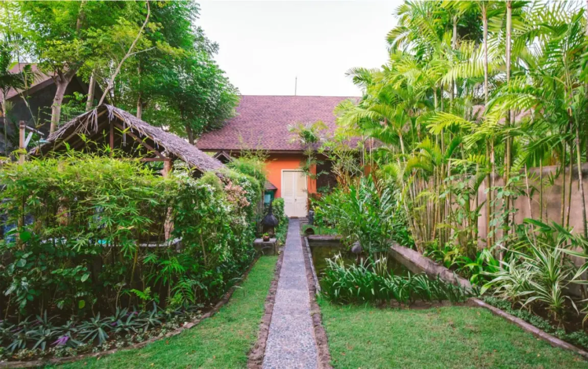 Pathway leading to rooms at Hotel Tugu Lombok