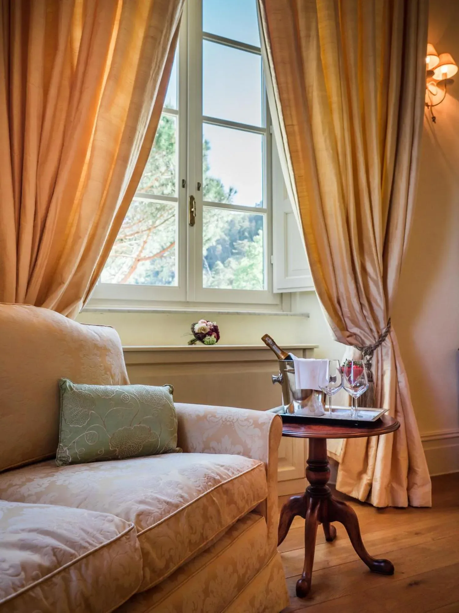 Seating area in a room at Hotel Villa Casanova in Lucca, Italy