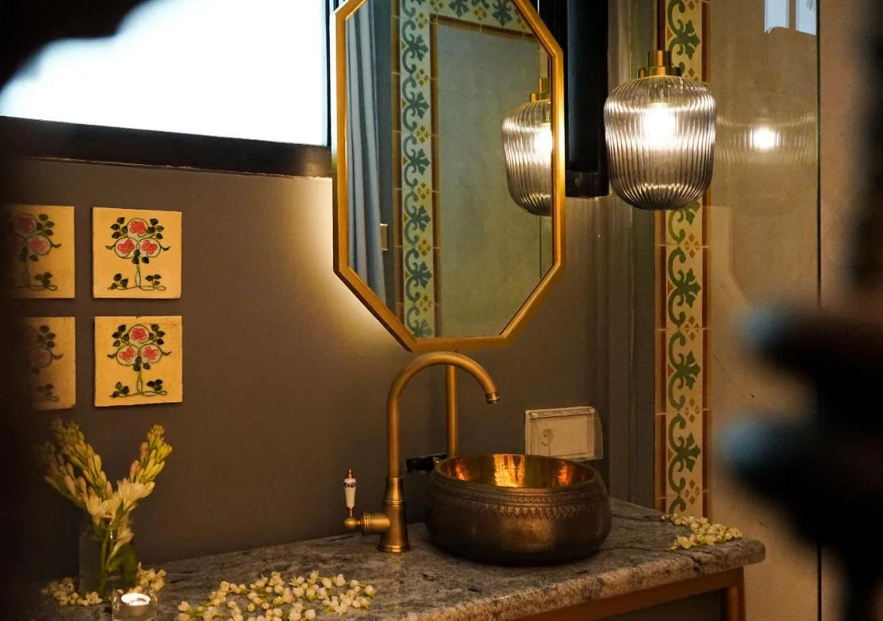 Lavabo de lujo del House of Tugu, Old Town Jakarta
