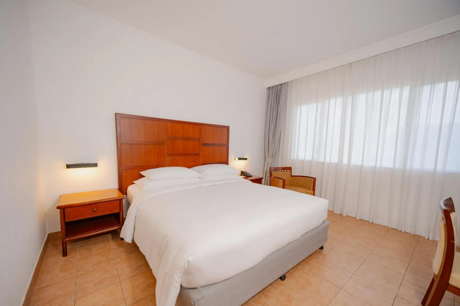 Hulhule Island Hotel room with natural light