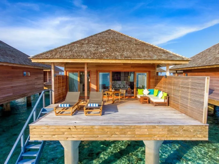 Villa sur l'eau au Hurawalhi Island Resort