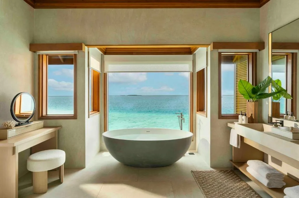 Bathroom at Huvafen Fushi Maldives with ocean view