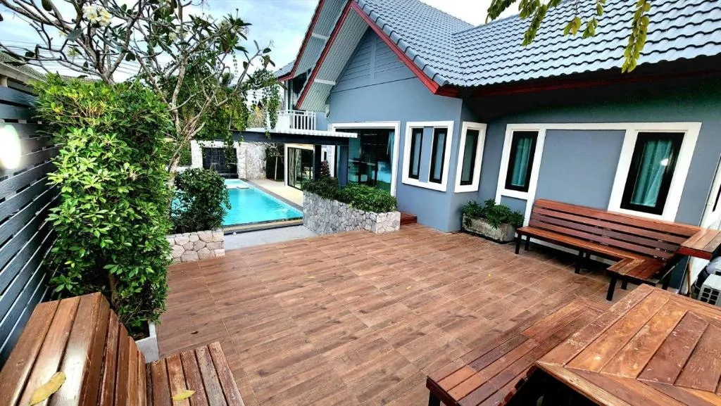 I Am Pool Villa Pattaya deck view of the pool