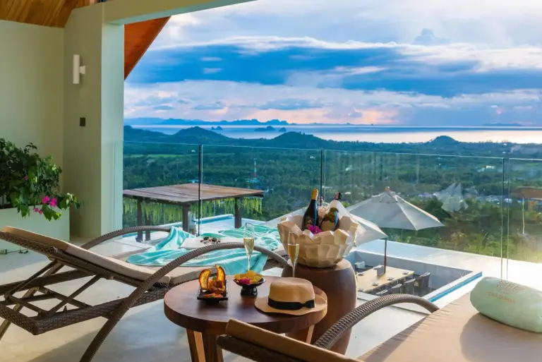 Private Terrasse mit malerischer Aussicht im Ida B Domain Resort