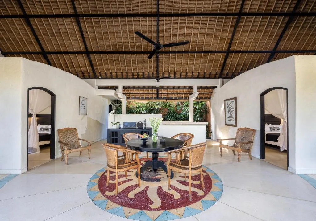 Dining area in a villa at Impiana Private Villas Seminyak