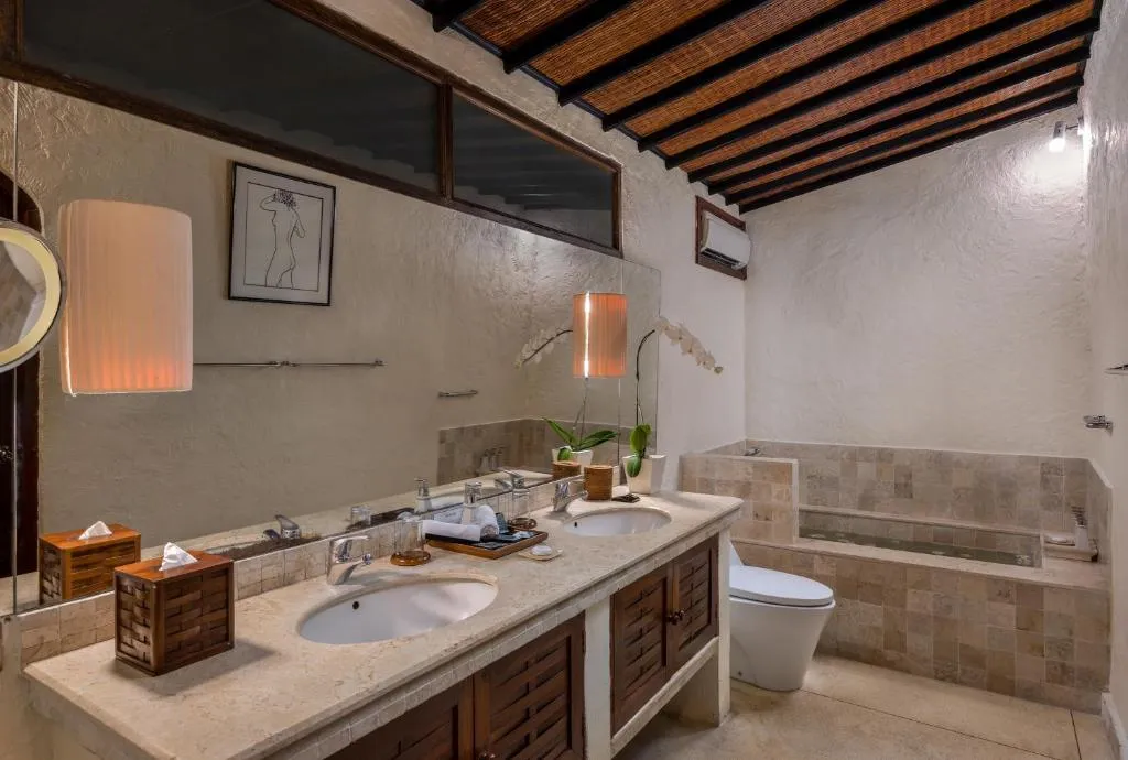 Modern bathroom at Impiana Private Villas Seminyak