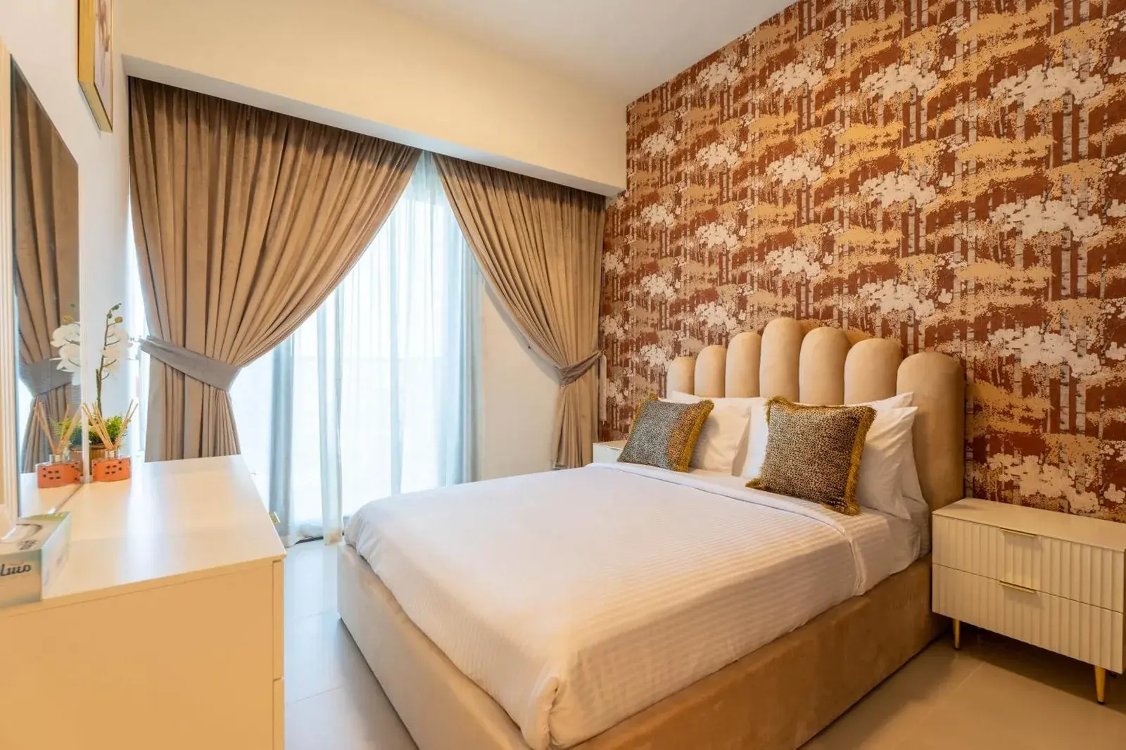 INA Homes guest room featuring modern décor