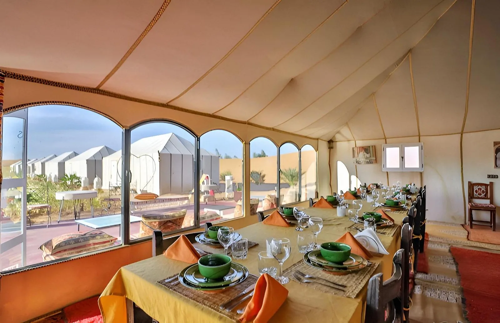 Espace restauration Incredible Luxury Desert Camp