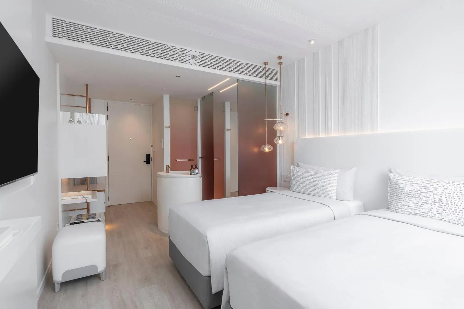 Stylish twin room at INNSiDE by Meliá Bangkok Sukhumvit