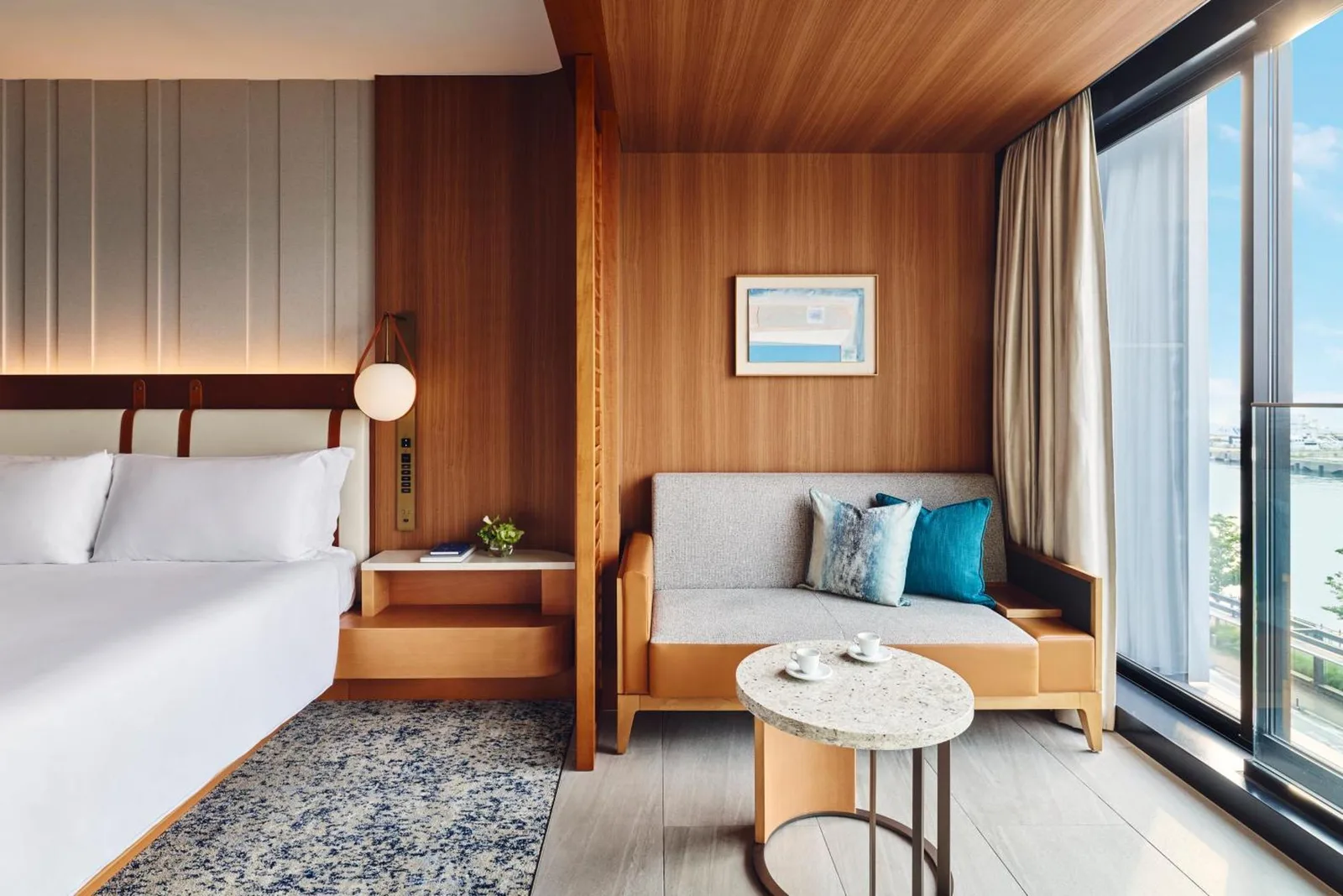 Sitzbereich im Deluxe-Zimmer im InterContinental Yokohama Pier 8
