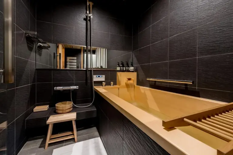 Japanese style bath at Ishibekoji Muan in Kyoto