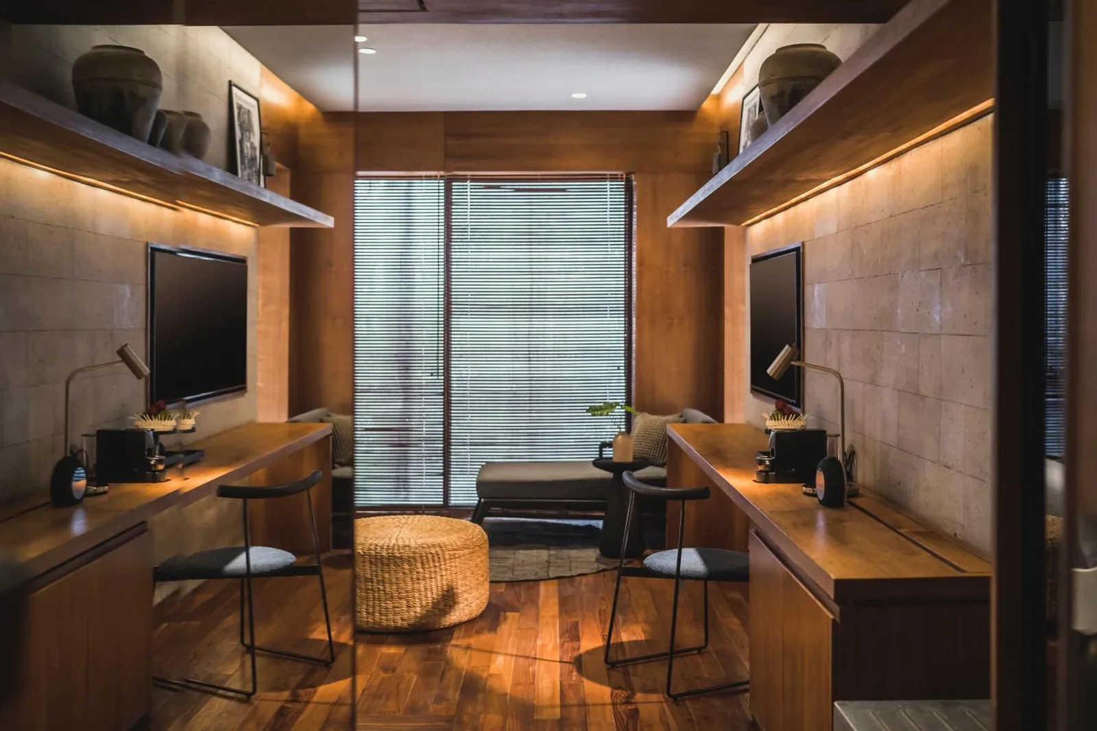 Espacio de trabajo de iSuite by Ekosistem en Seminyak