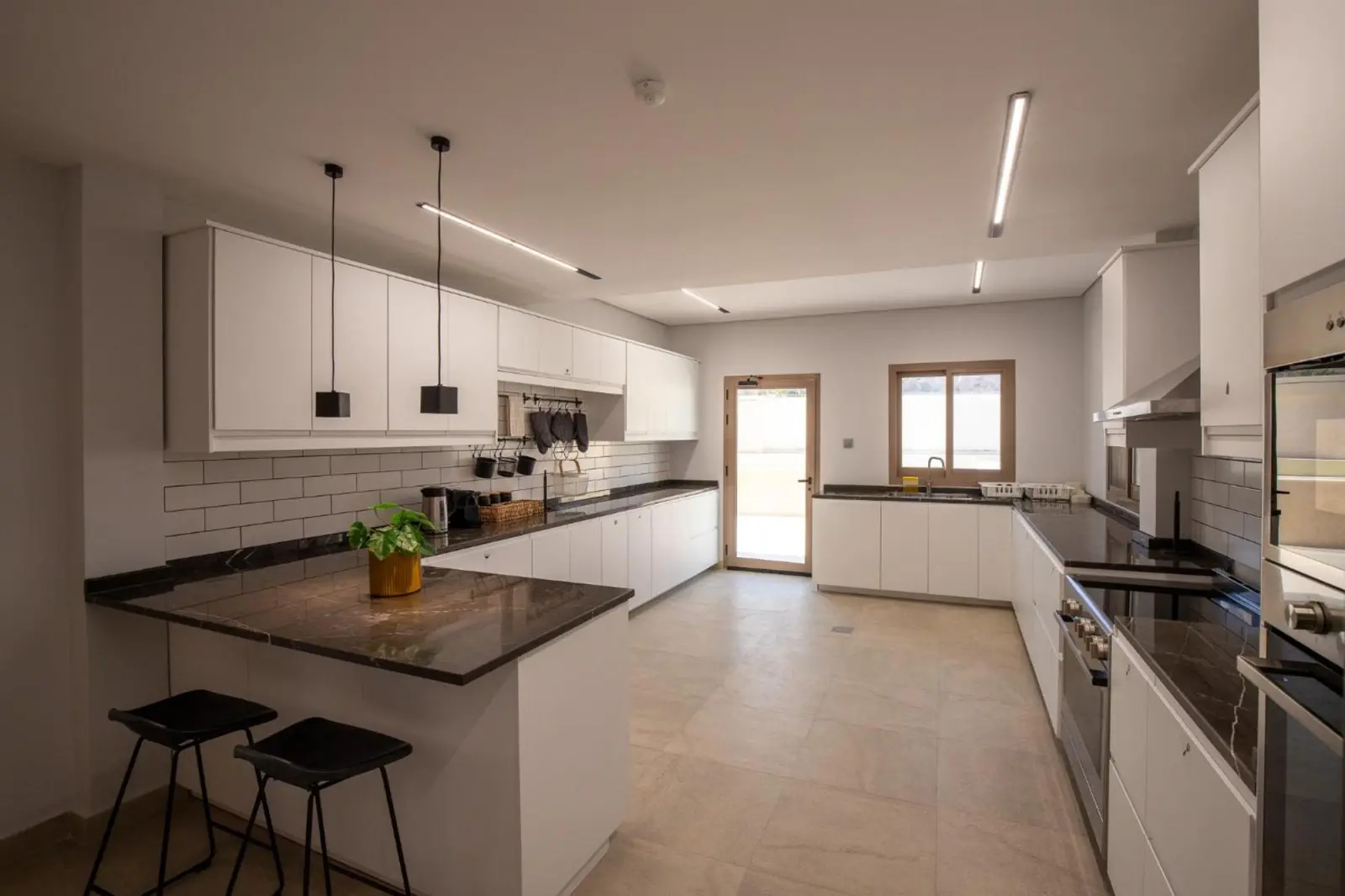 Ivory House Resort - Ophiolite kitchen area