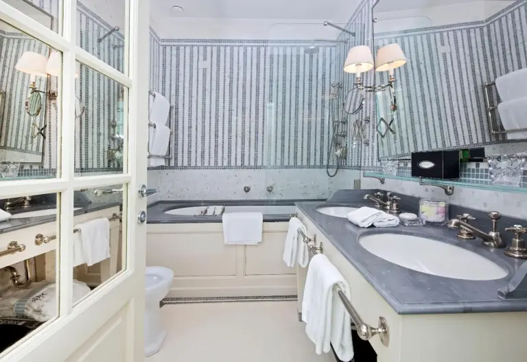 Elegant bathroom in J.K. Place Capri with marble finishes