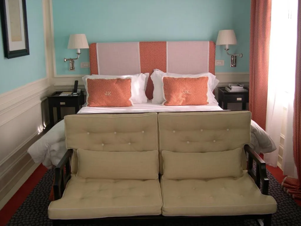 Habitación elegante en J.K. Place Capri con diseño moderno