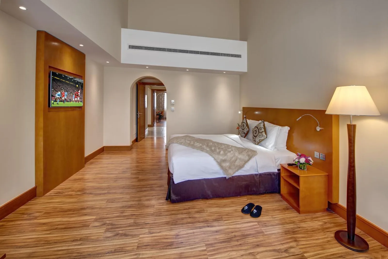 Gemütliches King-Schlafzimmer im J5 Villas Holiday Homes Barsha Gardens in Dubai