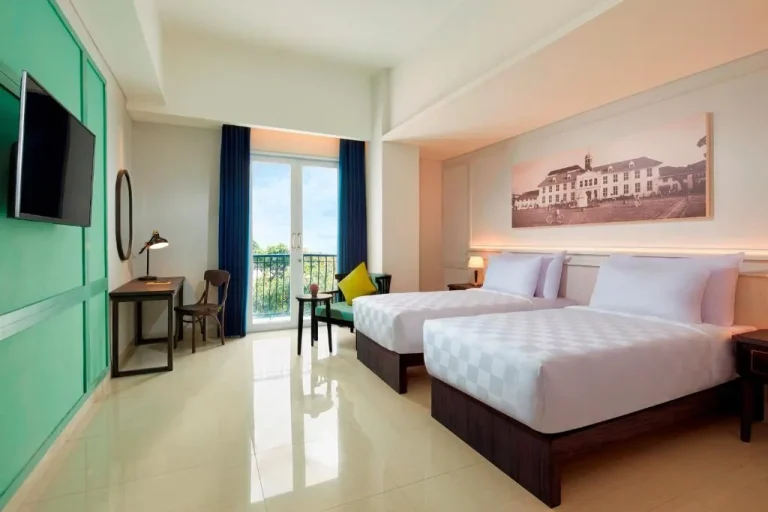 Deluxe Twin Room at Jambuluwuk Thamrin Hotel