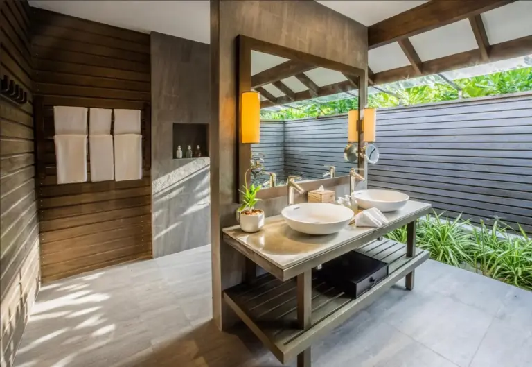 Badezimmer in den Jawakara-Inseln Malediven