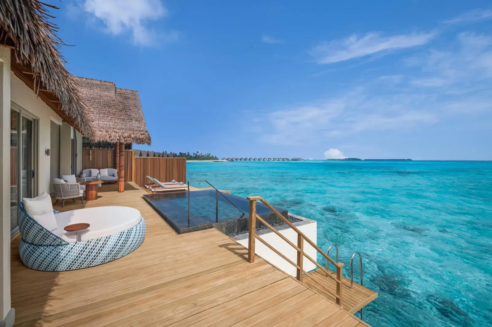 Private Terrasse am Ozean im JW Marriott Maldives