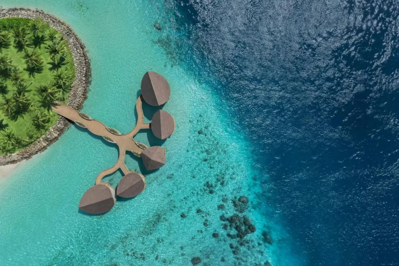 Luftaufnahme des JW Marriott Maldives Kaafu Atoll Island Resort