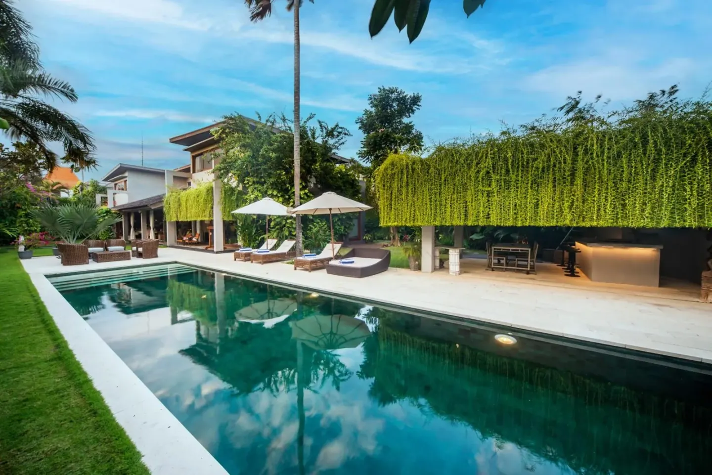 Kamehameha Luxury Villa in Seminyak pool area surrounded by greenery