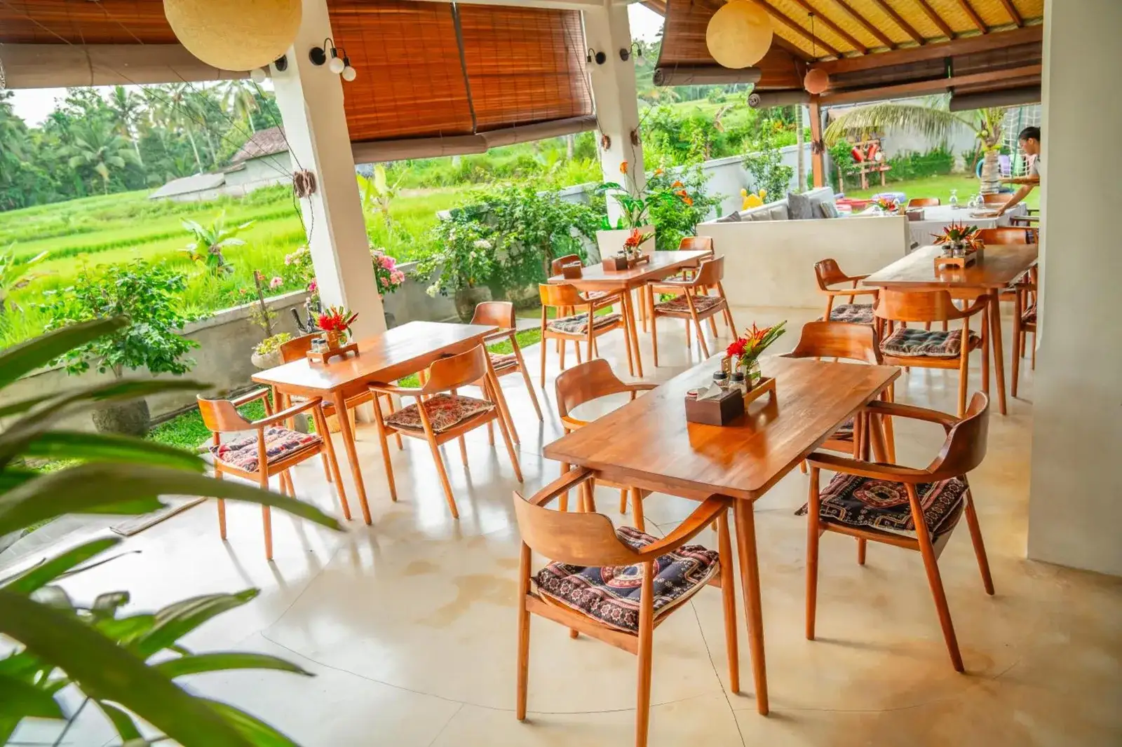 Restaurantgestaltung in Kampung Uma Dawa Villas and Spa mit Blick auf Reisfelder