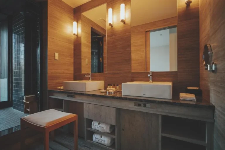 Baño moderno en KANAYA RESORT HAKONE