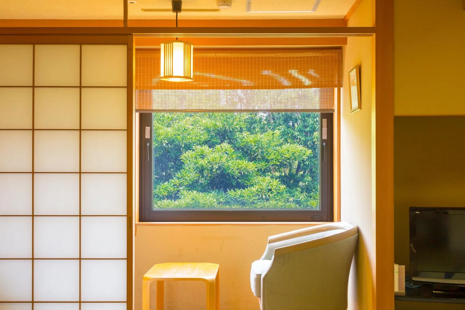 Kanazawa Hakuchoro Hotel Sanraku room with window view