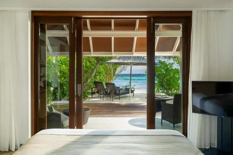 Vue depuis la villa à Kandolhu Maldives