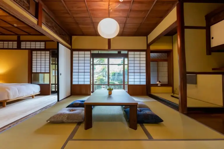 Kazeno Naramachi Hotel Tatami-Lounge-Bereich.