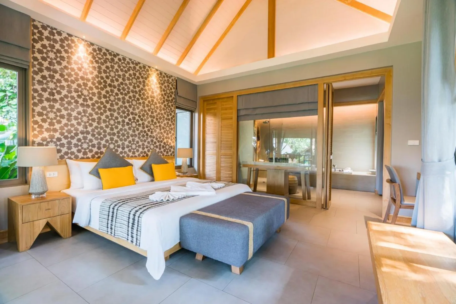 KC Grande Resort Koh Chang guest room with amenities