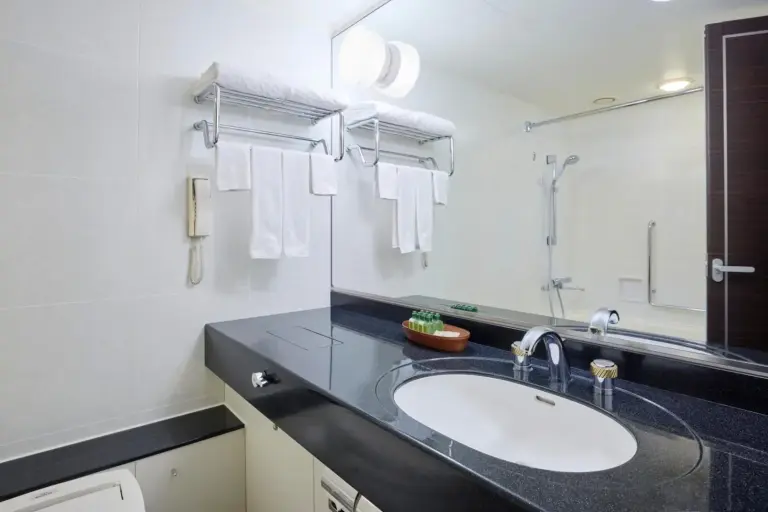 Keio Plaza Hotel Tokyo luxury toiletries