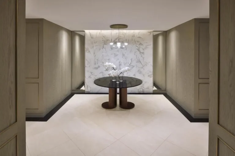 Sophisticated entrance hall in Kempinski Central Avenue Dubai