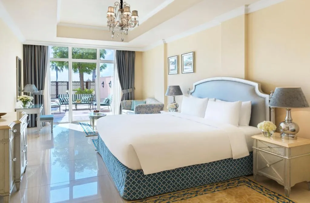 Bedroom suite at Kempinski Hotel Palm Jumeirah