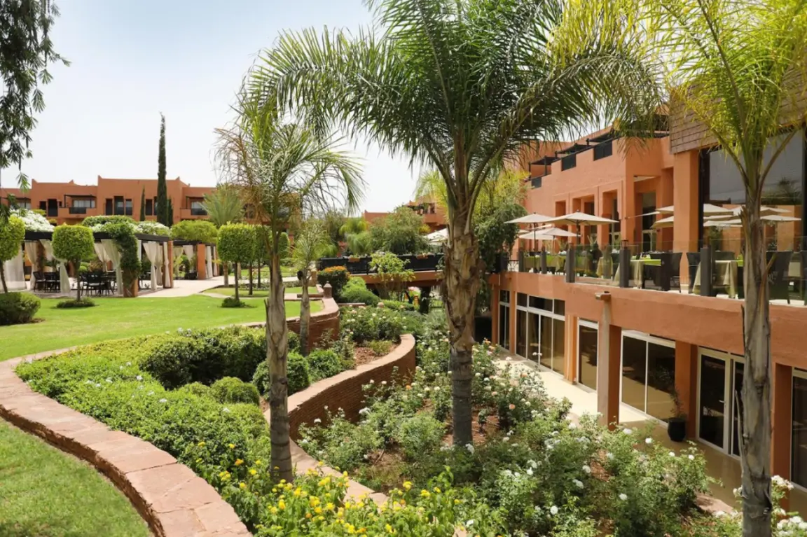 Vista al jardín de Kenzi Menara Palace & Resort