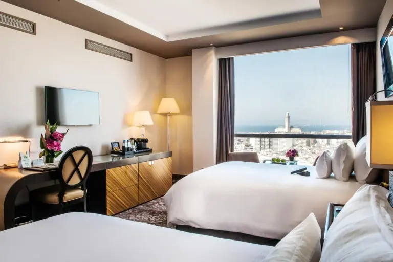 Habitación deluxe de Kenzi Tower Hotel con vistas a la ciudad