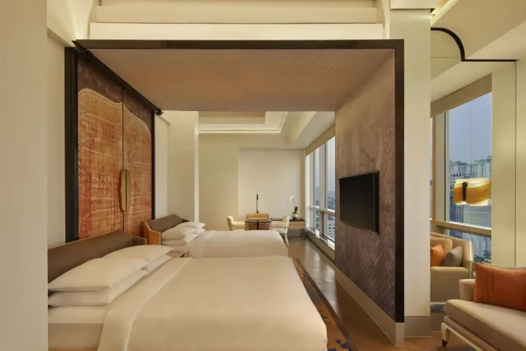 Suite de cama doble con vista a la ciudad en Keraton At The Plaza, Yakarta