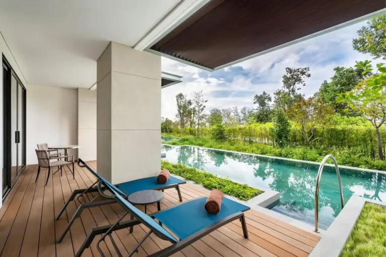 Private Pool Deck