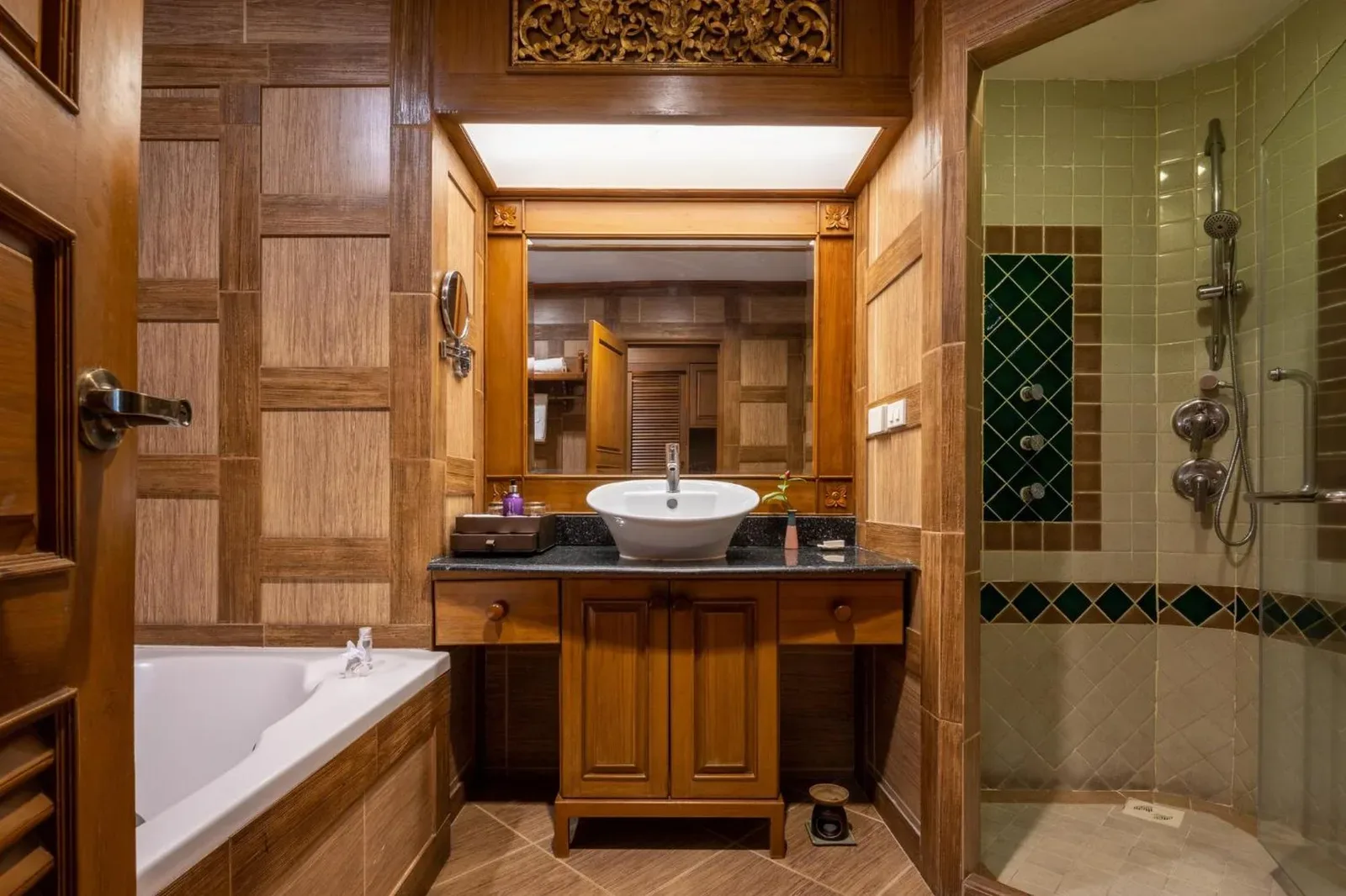 Khum Phaya Resort & Spa Boutique Collection luxurious bathroom
